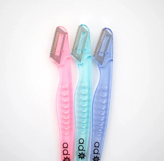 ADORO COSMETICS
DELICATE EYEBROW RAZOR
